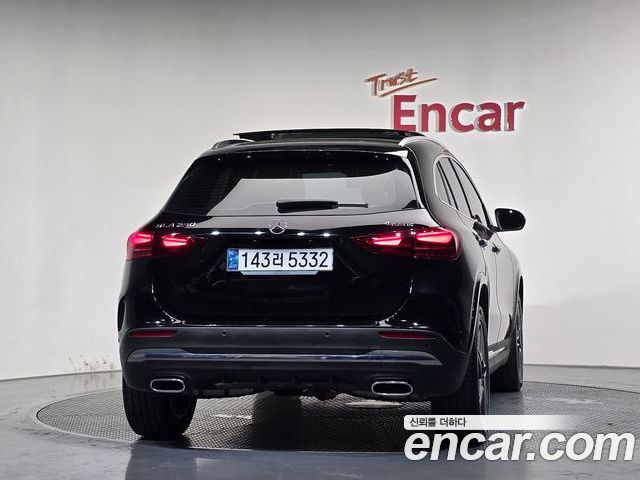 Mercedes-Benz GLA 2024 — фото 4