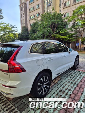 Volvo XC60 2023 — фото 4