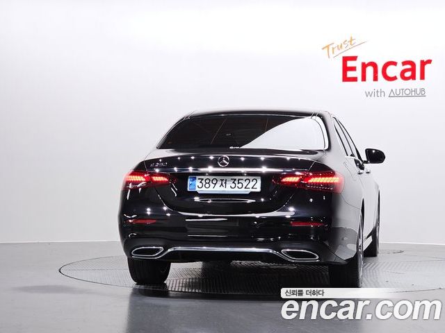 Mercedes-Benz E-Class 2023 — фото 4