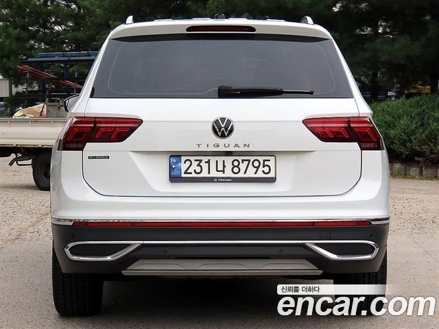Volkswagen Tiguan 2023 — фото 4