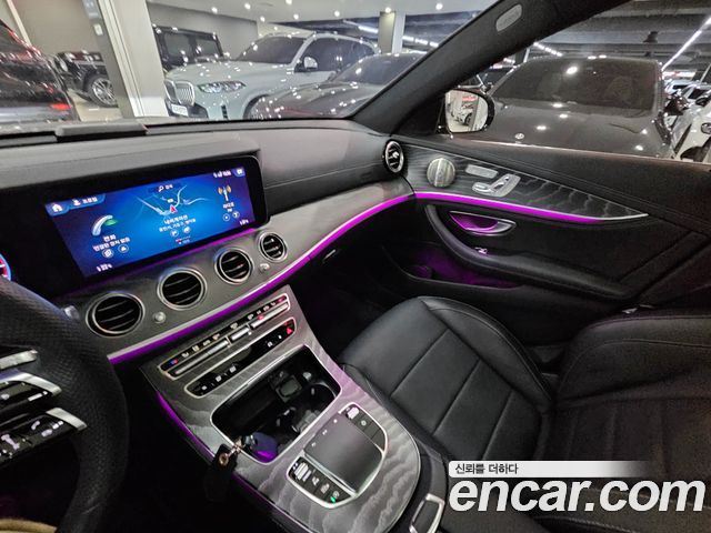 Mercedes-Benz E-Class 2022 — фото 10