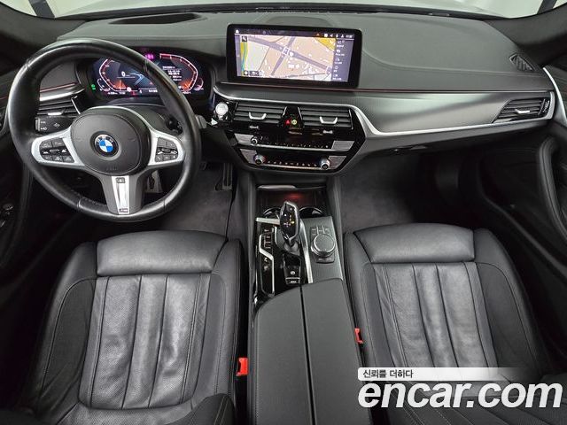 BMW 5 Series 2023 — фото 10