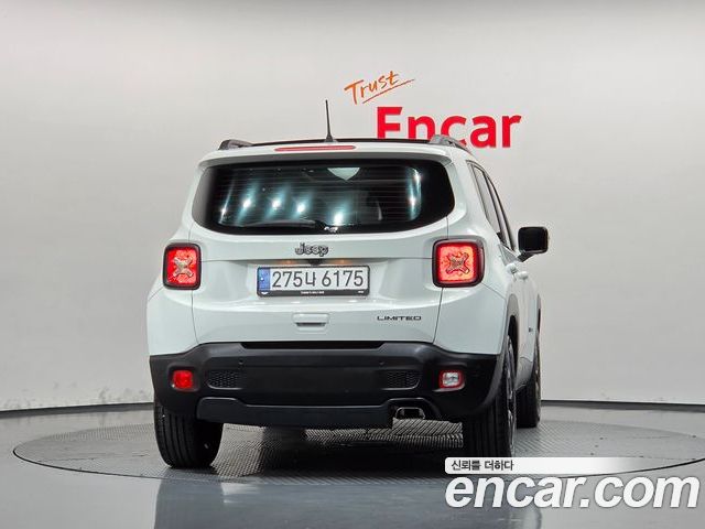 Jeep Renegade 2022 — фото 4