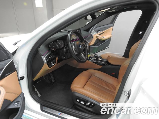 BMW 5 Series 2023 — фото 10