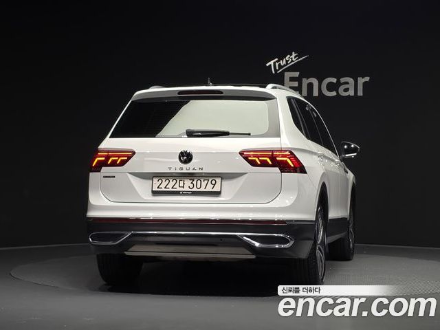 Volkswagen Tiguan 2023 — фото 4