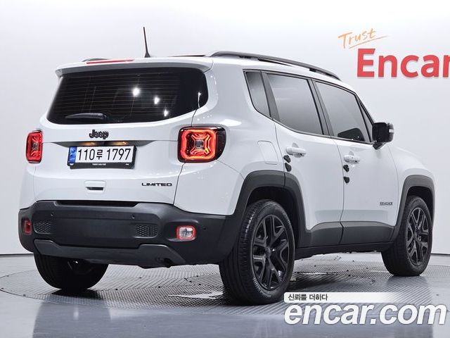 Jeep Renegade 2023 — фото 2