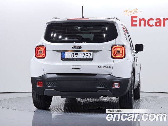 Jeep Renegade 2023 — фото 4