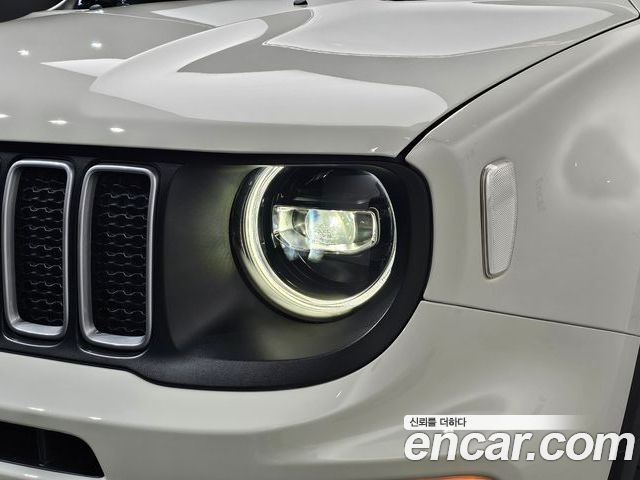 Jeep Renegade 2023 — фото 8