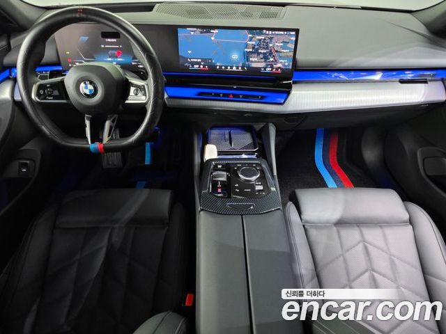 BMW 5 Series 2025 — фото 10