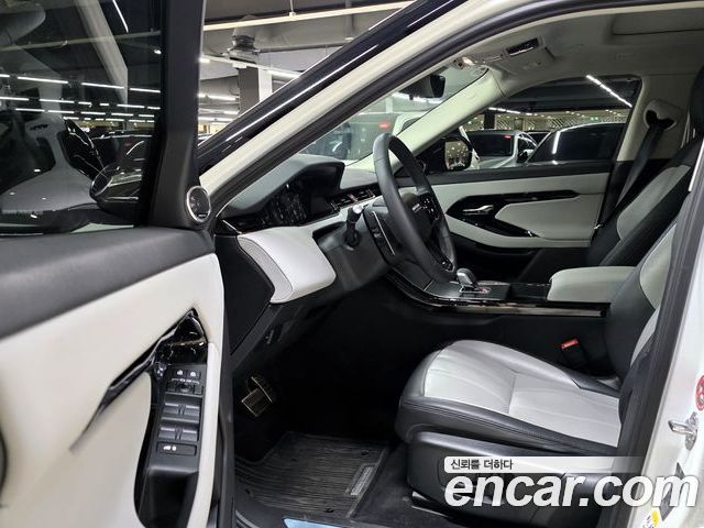 Land Rover Range Rover Evoque 2025 — фото 8