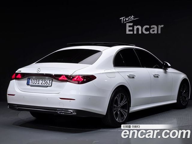 Mercedes-Benz E-Class 2024 — фото 2