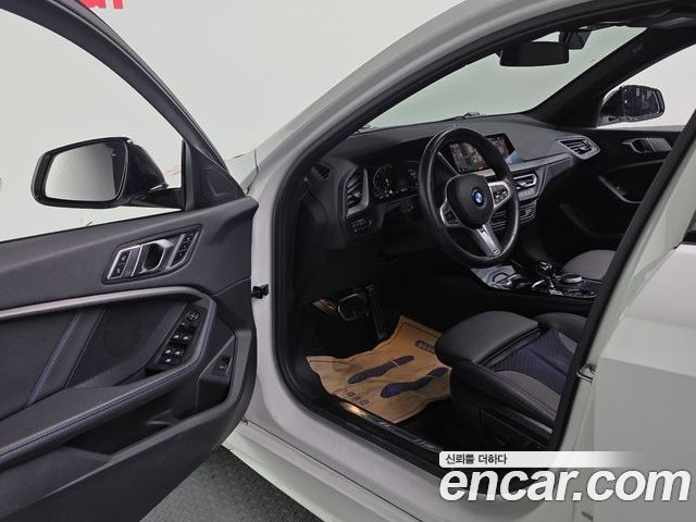 BMW 1 Series 2023 — фото 10