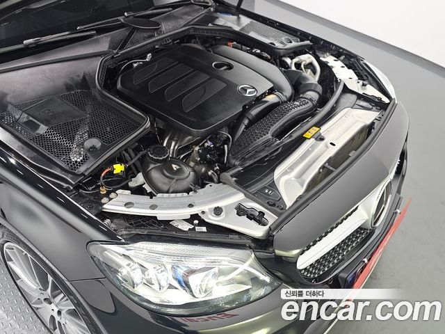 Mercedes-Benz C-Class 2023 — фото 6