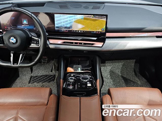 BMW 5 Series 2025 — фото 10