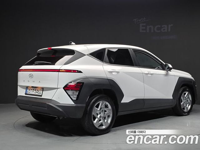 Hyundai Kona 2023 — фото 2