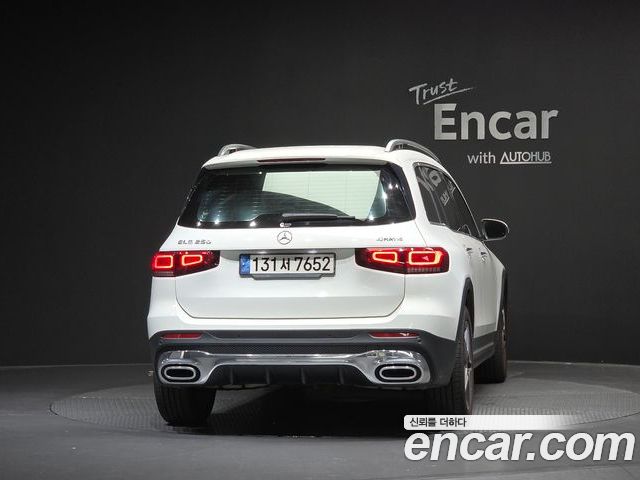 Mercedes-Benz GLB 2022 — фото 4