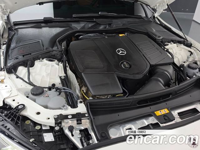 Mercedes-Benz C-Class 2025 — фото 6