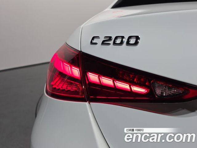 Mercedes-Benz C-Class 2025 — фото 9