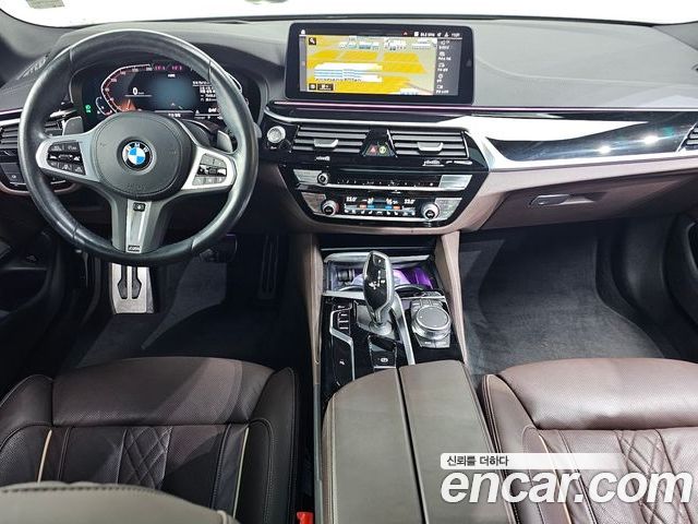 BMW 5 Series 2022 — фото 10