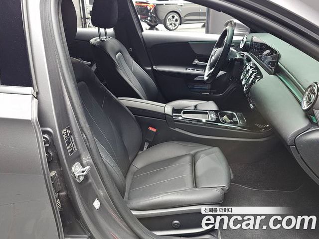 Mercedes-Benz A-Class 2025 — фото 10