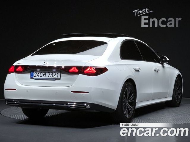 Mercedes-Benz E-Class 2025 — фото 2