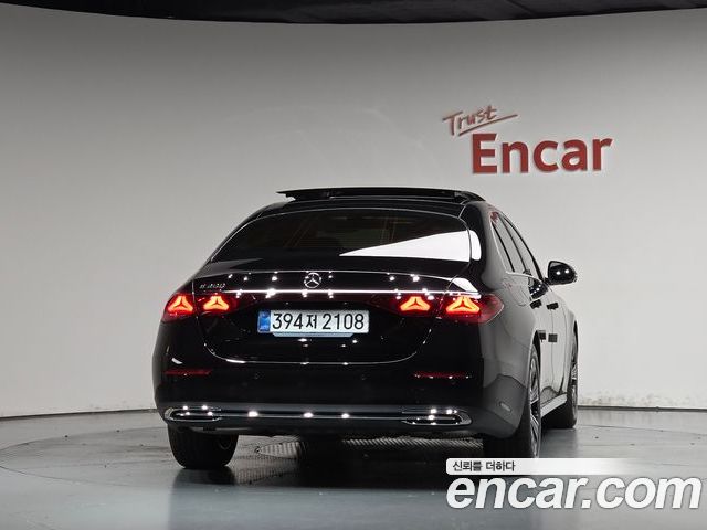 Mercedes-Benz E-Class 2025 — фото 4