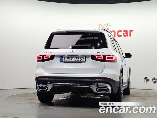 Mercedes-Benz GLB 2022 — фото 4