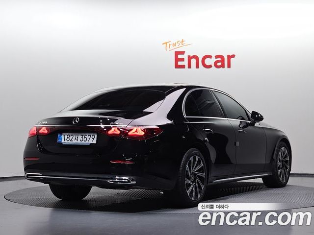 Mercedes-Benz E-Class 2025 — фото 2
