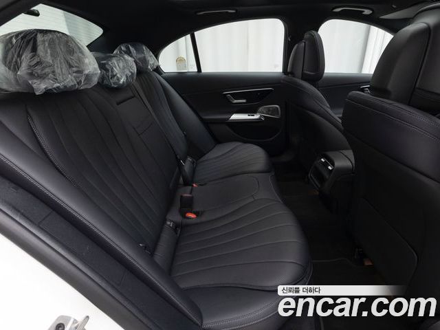Mercedes-Benz E-Class 2025 — фото 10