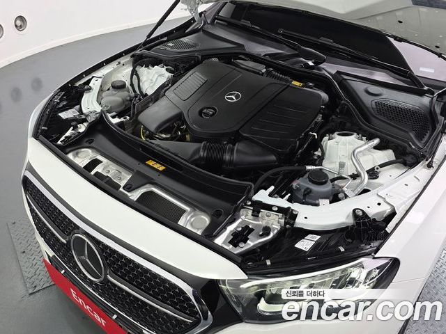 Mercedes-Benz E-Class 2025 — фото 6