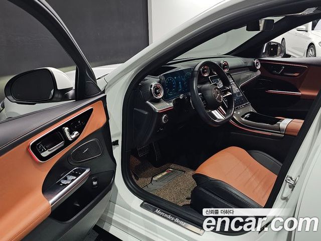 Mercedes-Benz C-Class 2023 — фото 10