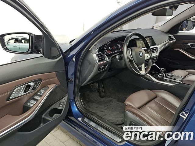 BMW 3 Series 2022 — фото 10
