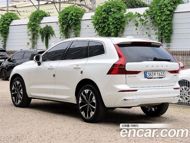 Volvo XC60 2026 — фото 3