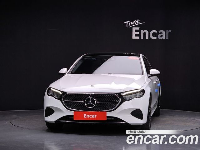 Mercedes-Benz E-Class 2025 — фото 3