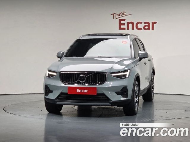 Volvo XC40 2025 — фото 3