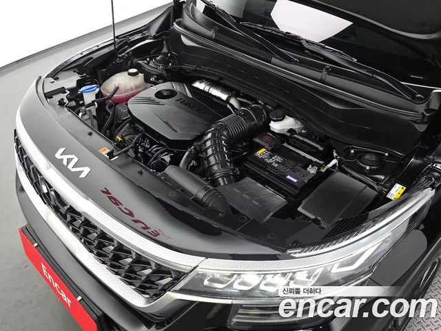 Kia Seltos 2023 — фото 6