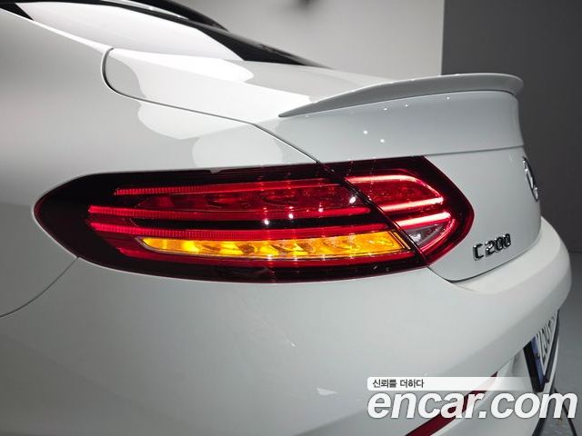 Mercedes-Benz C-Class 2023 — фото 9