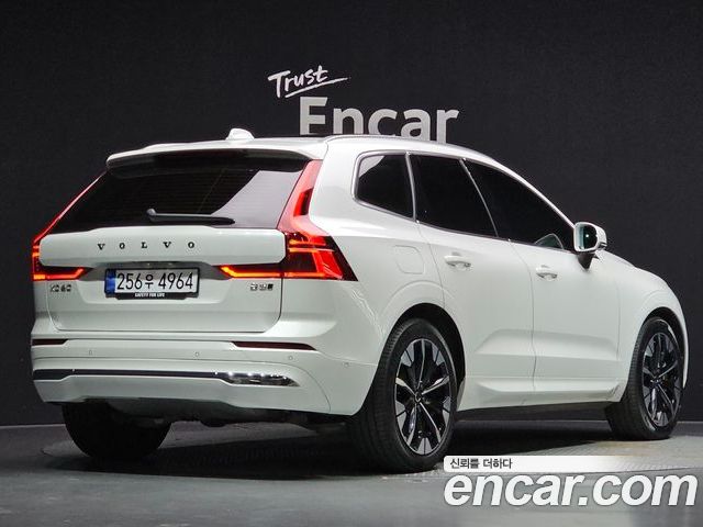 Volvo XC60 2026 — фото 2