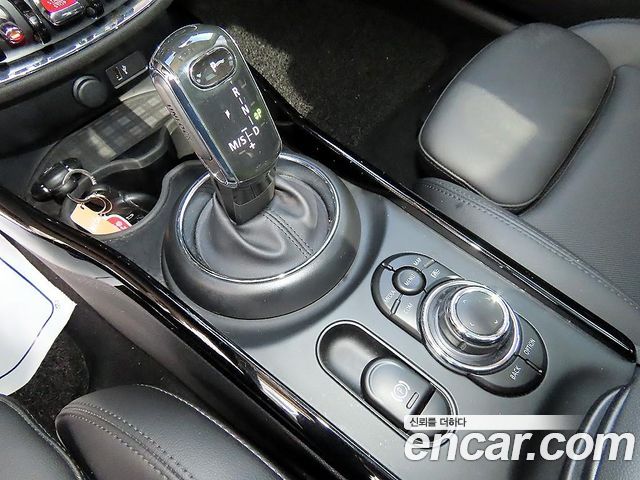 MINI Clubman 2023 — фото 10