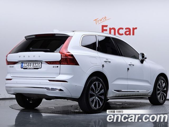 Volvo XC60 2023 — фото 2