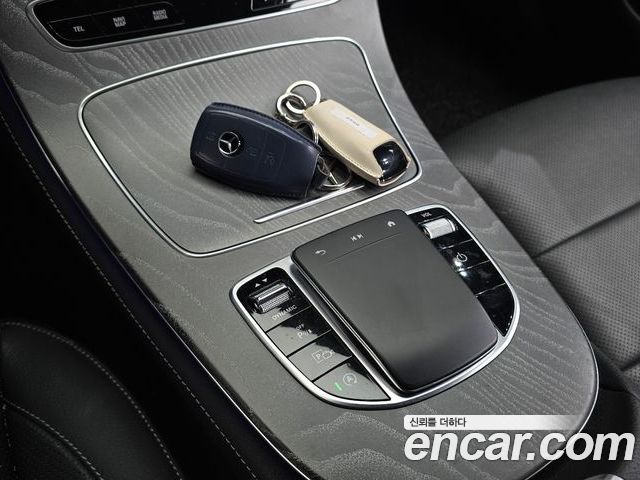 Mercedes-Benz E-Class 2023 — фото 9