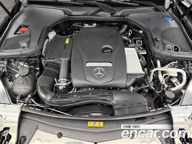 Mercedes-Benz E-Class 2023 — фото 6