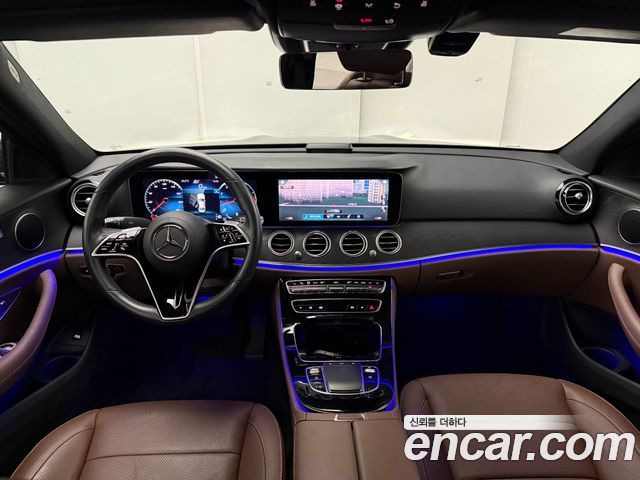 Mercedes-Benz E-Class 2023 — фото 7