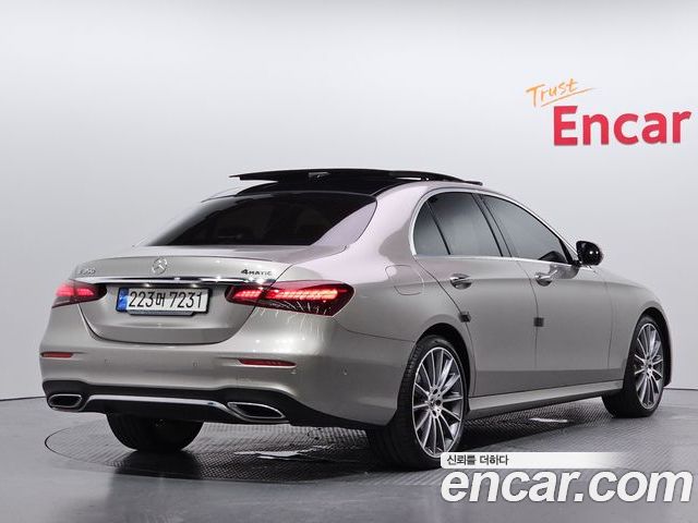 Mercedes-Benz E-Class 2022 — фото 2