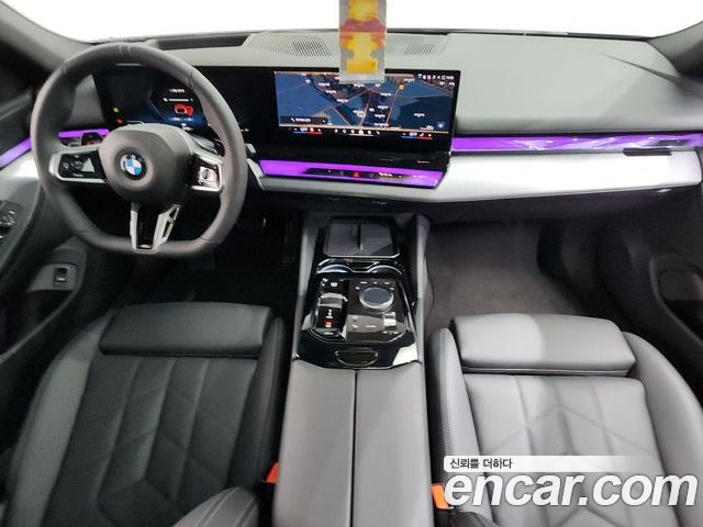 BMW 5 Series 2025 — фото 10