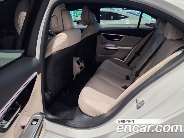 Mercedes-Benz C-Class 2025 — фото 10