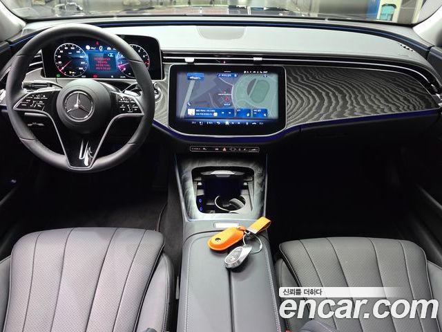 Mercedes-Benz E-Class 2025 — фото 10