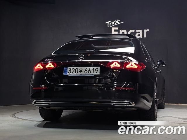 Mercedes-Benz E-Class 2025 — фото 4