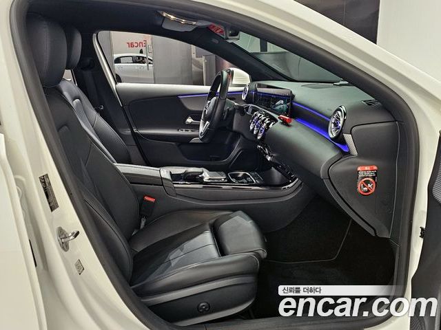 Mercedes-Benz A-Class 2023 — фото 10