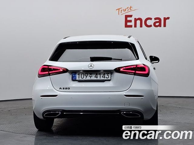 Mercedes-Benz A-Class 2023 — фото 4
